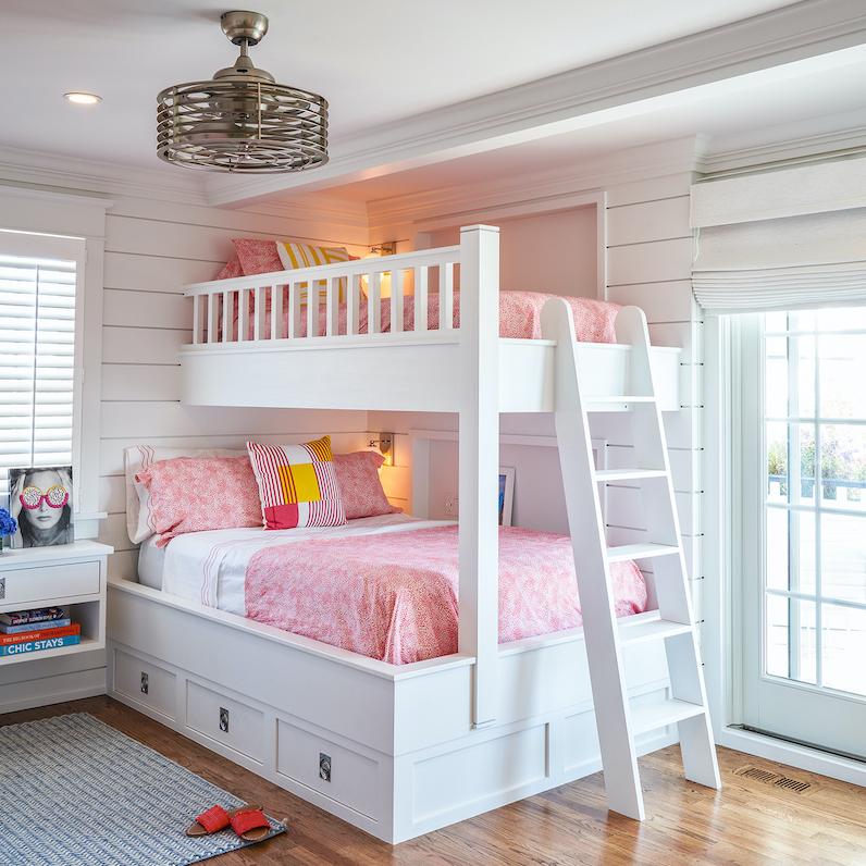 childrens-bedroom-bunkbeds-white-wood-ladder-2