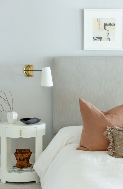 bedroom-vignette-side-table-nightstand-fuller-interiors