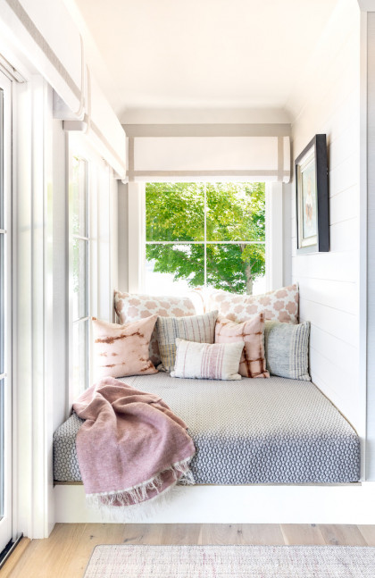 window-seat-day-bed-interior-design-winchester-tn